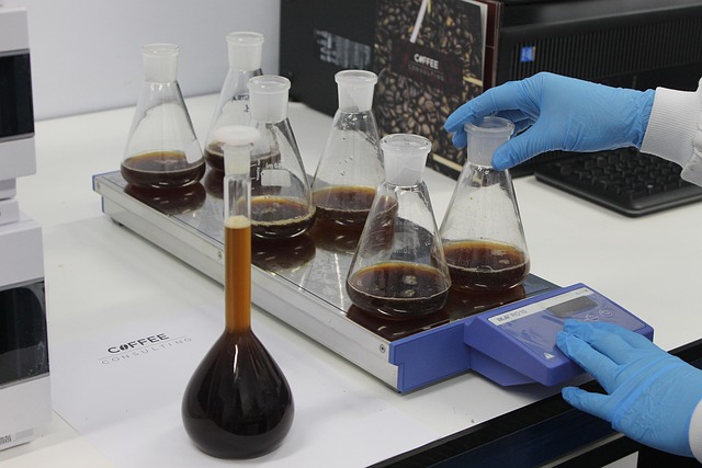 高效叔胺催化劑對(duì)聚氨酯彈性體固化速度和力學(xué)性能的關(guān)鍵影響。